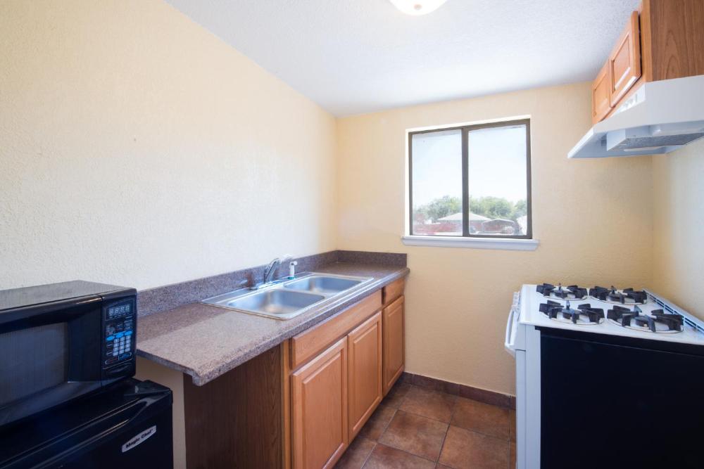 Executive Inn & Kitchenette Suites-Eagle Pass