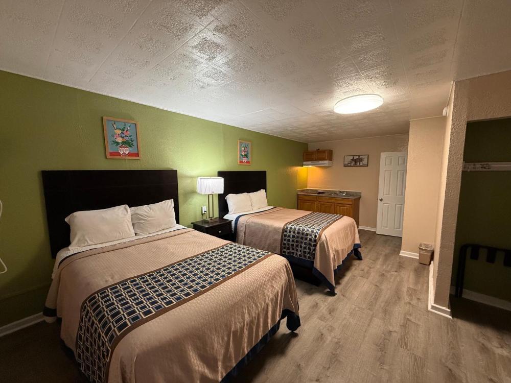 Double Room with Two Double Beds - Non-Smoking interior